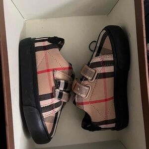 Burberry 4c shoes